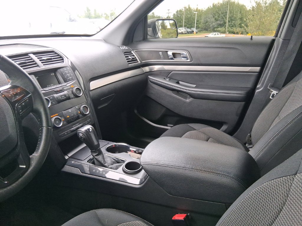 Used 2018 Ford Explorer XLT FWD image 22