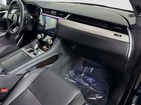 Used 2025 Jaguar F-PACE R-Dynamic S image 30