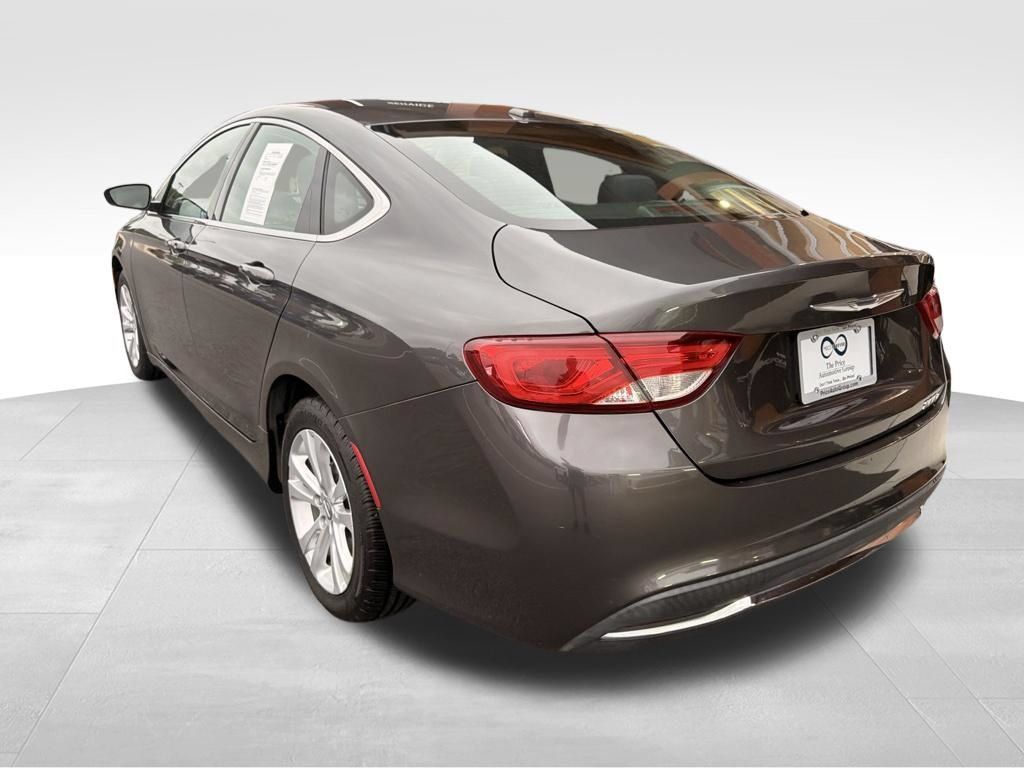 Used 2015 Chrysler 200 Limited w/ Convenience Group FWD image 5