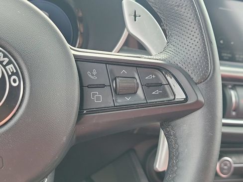 Used 2025 Alfa Romeo Stelvio Sprint AWD/4WD image 24