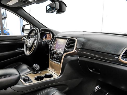 Used 2015 Jeep Grand Cherokee Overland AWD/4WD image 21