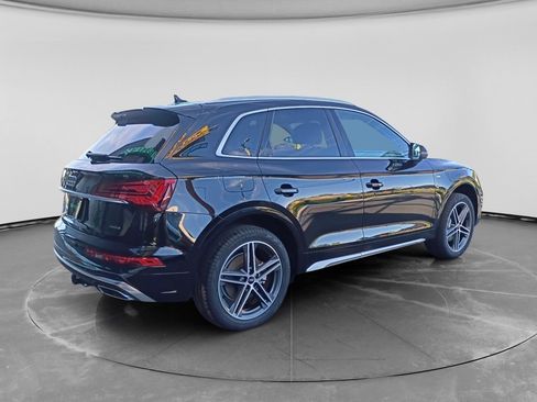 Used 2025 Audi Q5 e Premium Plus w/ Premium Plus Package AWD/4WD image 2