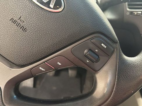 Used 2015 Kia Forte LX FWD image 16