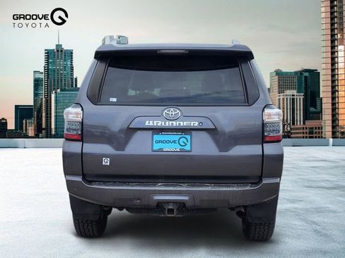 Used 2015 Toyota 4Runner SR5 AWD/4WD image 5