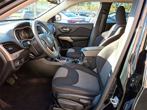 Used 2018 Jeep Cherokee Latitude image 13