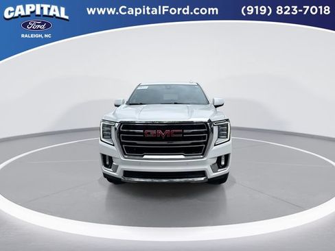 Used 2022 GMC Yukon XL SLT w/ SLT Luxury Package AWD/4WD image 3
