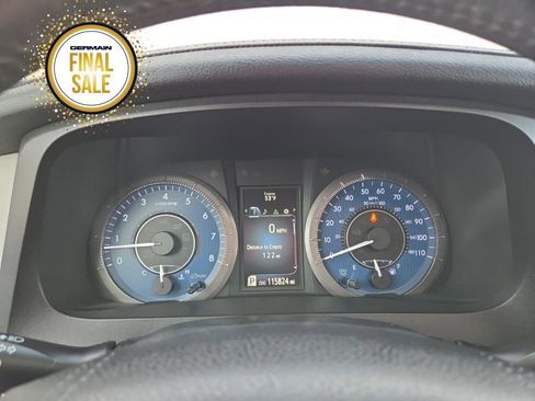 Used 2017 Toyota Sienna XLE image 28