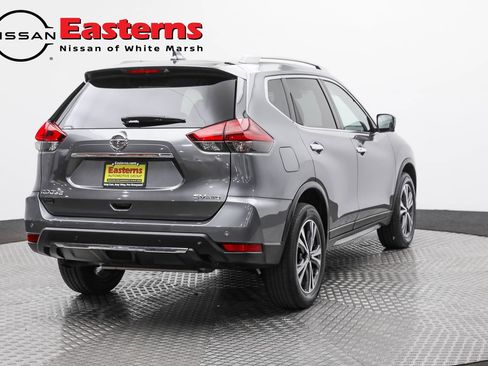 Used 2019 Nissan Rogue SV w/ Premium Package image 5