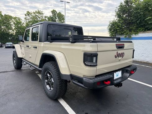 Used 2022 Jeep Gladiator Rubicon w/ Cold Weather Group AWD/4WD image 3