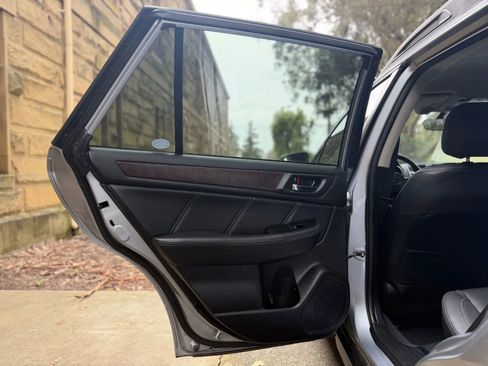 Used 2019 Subaru Outback 2.5i Limited w/ Popular Package #2 image 25