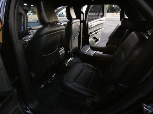 Used 2020 Ford Explorer XLT w/ Equipment Group 202A image 46