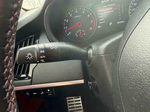 Used 2019 Kia Stinger GT2 image 16