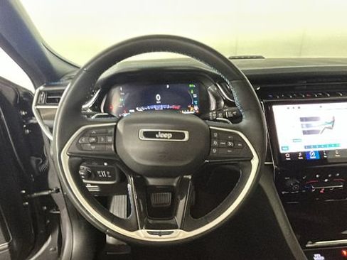 Used 2023 Jeep Grand Cherokee Trailhawk AWD/4WD image 16