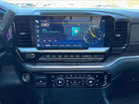 Used 2024 Chevrolet Silverado 2500 LTZ w/ LTZ Convenience Package image 24