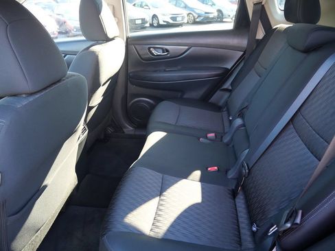 Used 2018 Nissan Rogue SV AWD/4WD image 24
