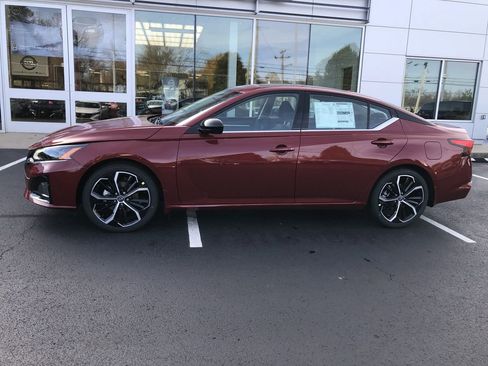 New 2025 Nissan Altima 2.5 SR w/ SR Premium Package image 11