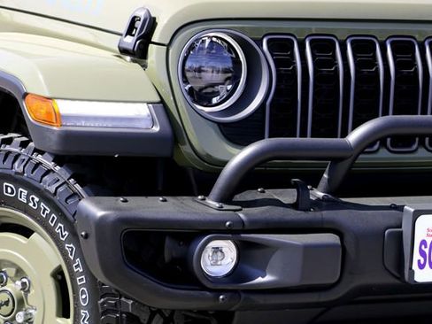 New 2026 Jeep Gladiator Willys AWD/4WD image 3