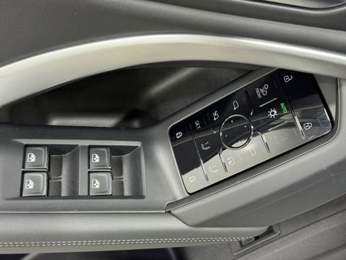 Used 2025 Audi Q5 Prestige AWD/4WD image 19