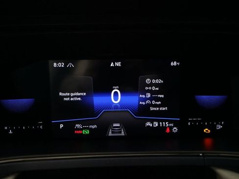 Used 2023 Volkswagen Taos SE w/ Panoramic Sunroof Package image 2