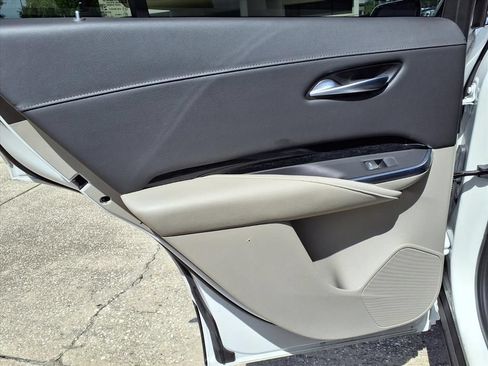 Used 2023 Cadillac XT4 Premium Luxury w/ Cold Weather Package FWD image 17