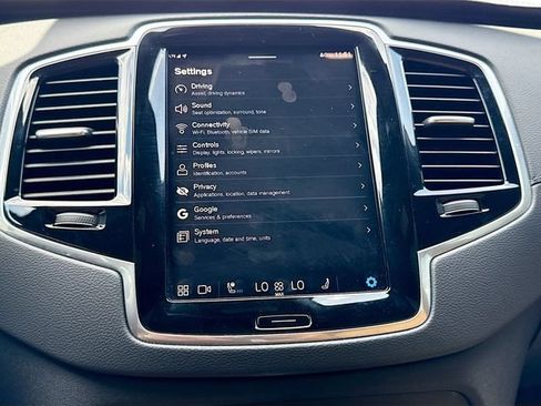 Used 2024 Volvo XC90 B6 Ultimate w/ Protection Package AWD/4WD image 31