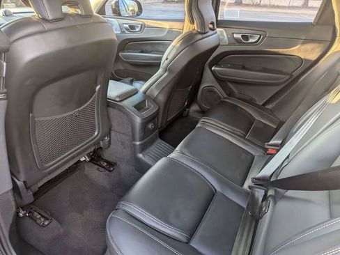 Used 2024 Volvo XC60 T8 Ultimate image 32