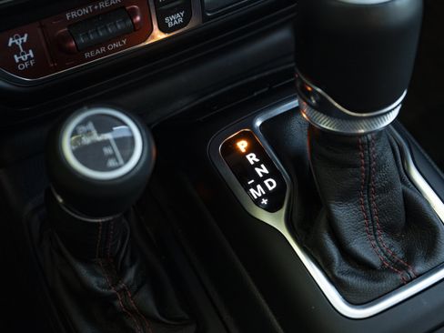 Used 2021 Jeep Gladiator Rubicon AWD/4WD image 29
