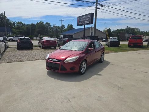 Used 2014 Ford Focus SE w/ SE Winter Package image 1