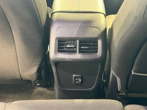 Used 2024 GMC Terrain SLE AWD/4WD image 19