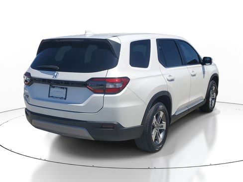 Used 2024 Honda Pilot EX-L image 6