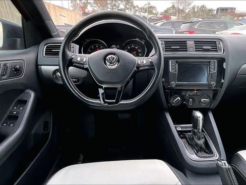 Used 2016 Volkswagen Jetta Sport w/ Lighting Package image 5