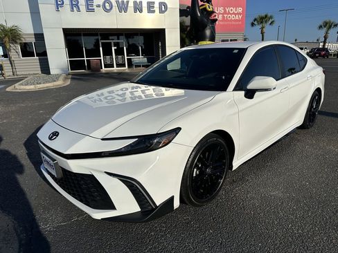 Used 2025 Toyota Camry LE image 2