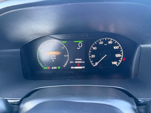 Used 2024 Honda CR-V Sport Touring image 9