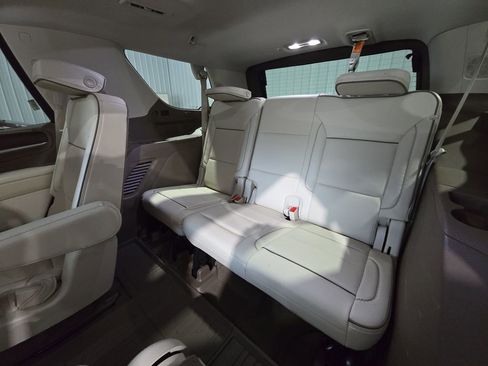 Used 2021 GMC Yukon Denali w/ Denali Premium Package image 30