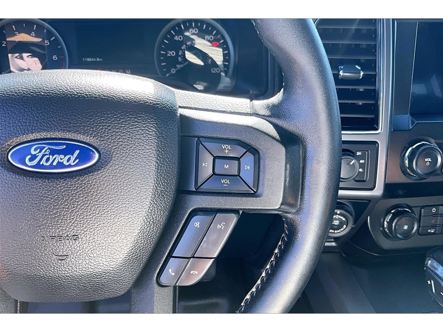 Used 2019 Ford F150 XLT w/ Equipment Group 302A Luxury AWD/4WD image 13