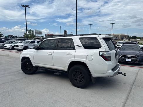 Used 2019 Toyota 4Runner TRD Off-Road Premium AWD/4WD image 3