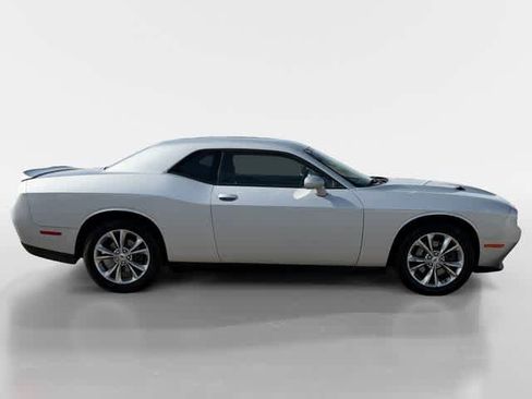 Used 2021 Dodge Challenger SXT image 6
