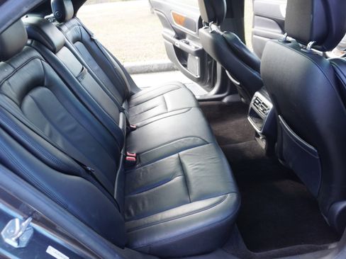 Used 2017 Lincoln Continental Select image 24