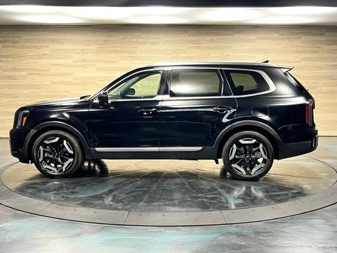 Used 2023 Kia Telluride EX w/ EX Captain's Chair Package AWD/4WD image 24