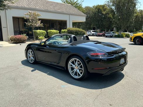 Used 2022 Porsche 718 Boxster image 3
