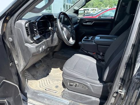 Used 2023 Chevrolet Silverado 1500 RST AWD/4WD image 2