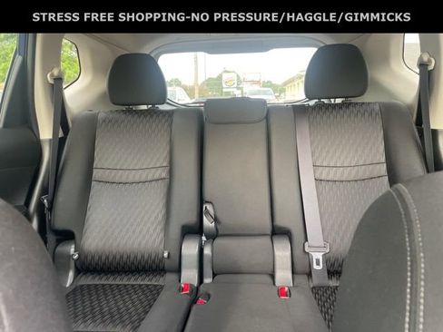 Used 2018 Nissan Rogue SV w/ Premium Package image 27