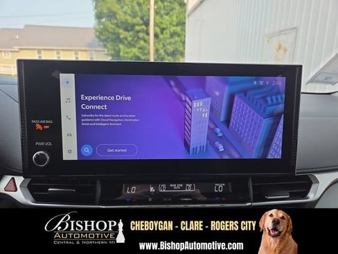 Used 2025 Toyota Sienna XLE FWD image 5