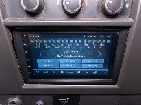 Used 2017 GMC Savana 2500 image 17