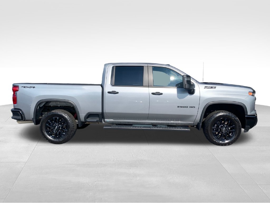 Used 2025 Chevrolet Silverado 2500 Custom w/ Custom Value Package AWD/4WD image 6