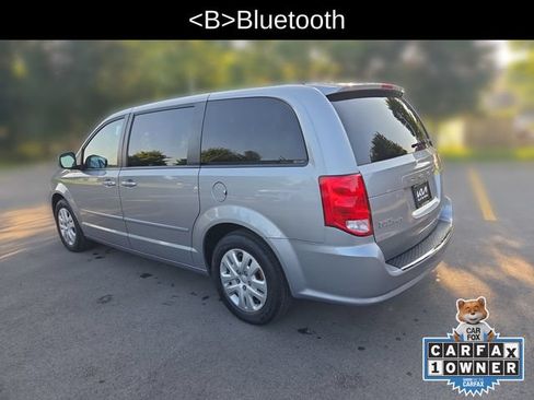 Used 2017 Dodge Grand Caravan SE FWD image 3