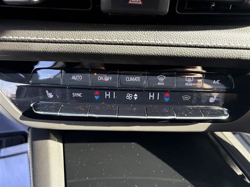 Used 2023 Buick Envision Preferred w/ Sport Touring Package image 15