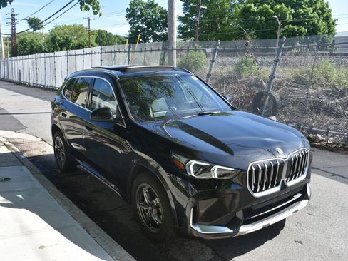 Used 2025 BMW X1 xDrive28i AWD/4WD image 4