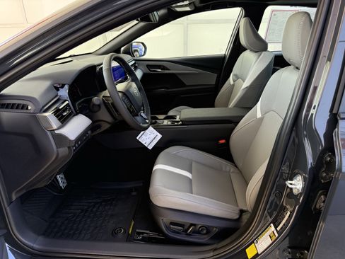 Certified 2026 Toyota Camry SE image 3