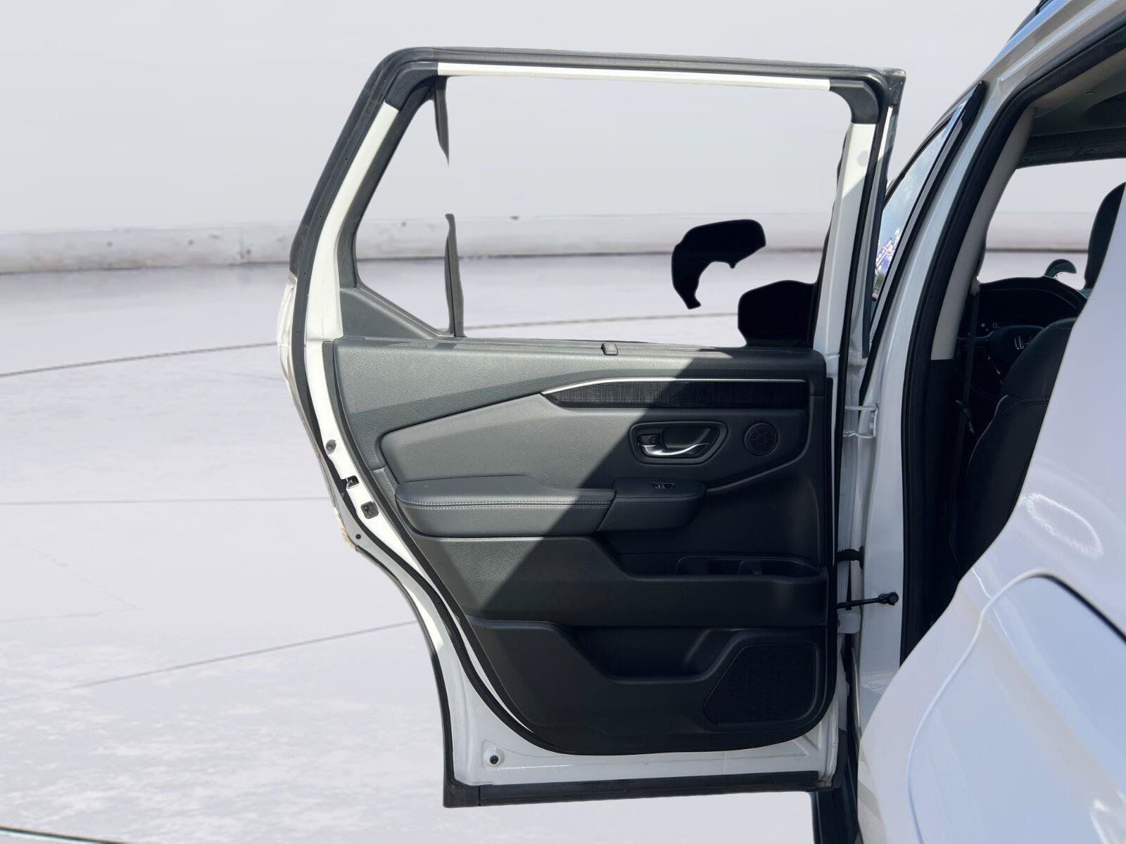 Used 2023 Honda Pilot Elite image 18